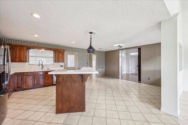 3139 Fm 1406, Winnie, TX 77665