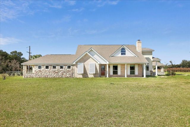 3139 Fm 1406, Winnie, TX 77665