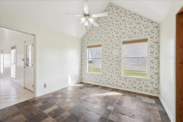 3139 Fm 1406, Winnie, TX 77665