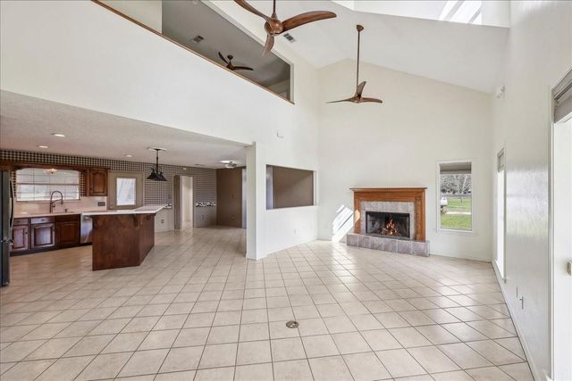 3139 Fm 1406, Winnie, TX 77665