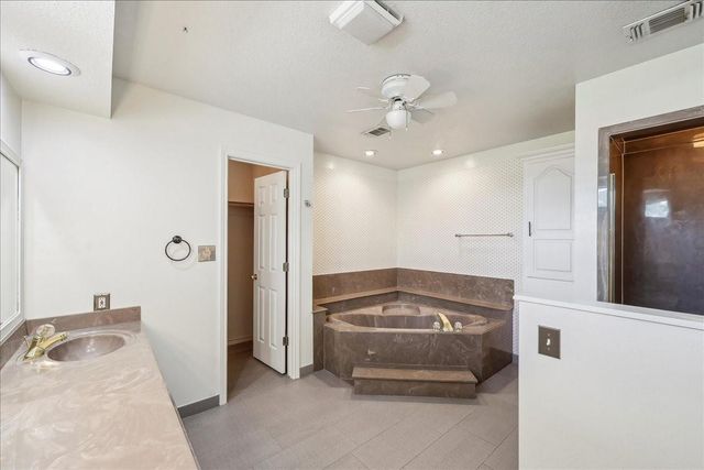 3139 Fm 1406, Winnie, TX 77665