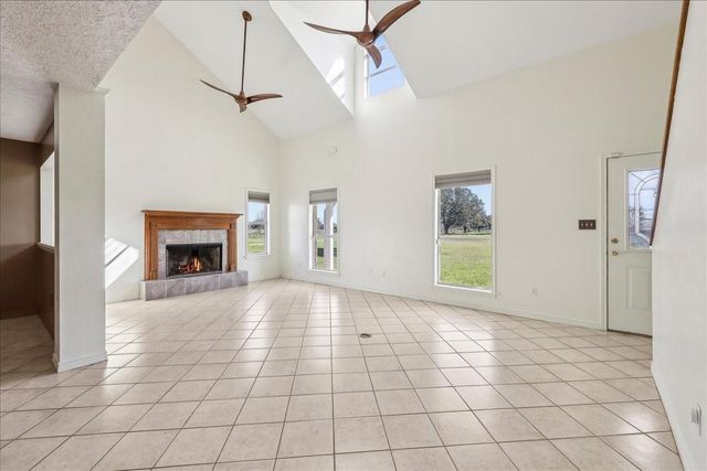 3139 Fm 1406, Winnie, TX 77665