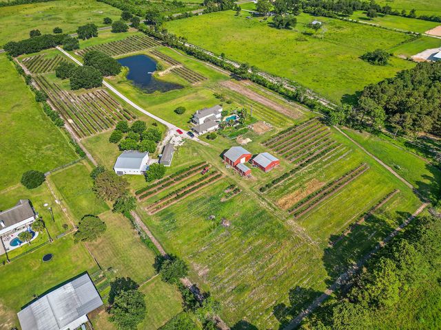 3139 Fm 1406, Winnie, TX 77665