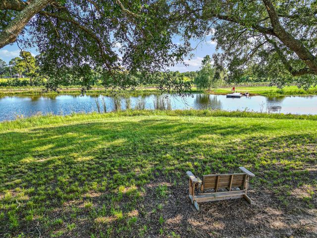 3139 Fm 1406, Winnie, TX 77665