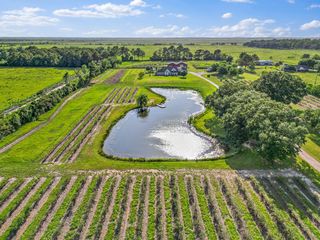 3139 Fm 1406, Winnie, TX 77665