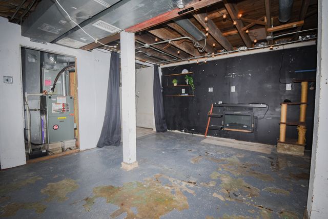 613 N Frolic Avenue, Waukegan, IL 60085