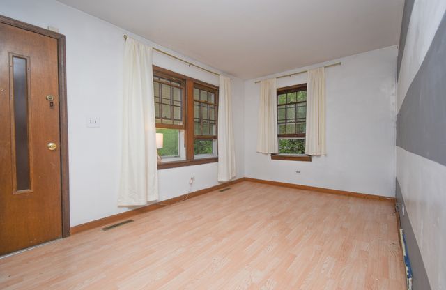 613 N Frolic Avenue, Waukegan, IL 60085