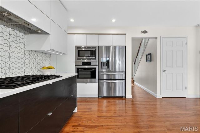 828 Carman Woods Drive, Manchester, MO 63021