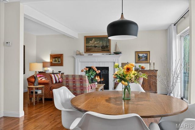 828 Carman Woods Drive, Manchester, MO 63021