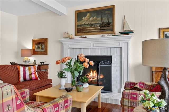 828 Carman Woods Drive, Manchester, MO 63021