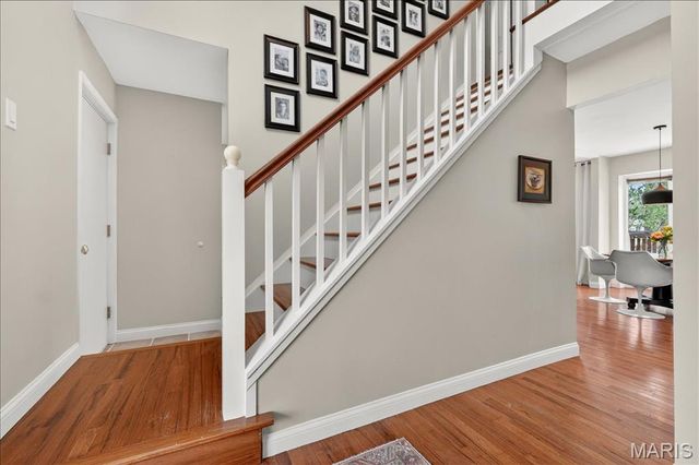 828 Carman Woods Drive, Manchester, MO 63021