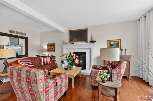 828 Carman Woods Drive, Manchester, MO 63021