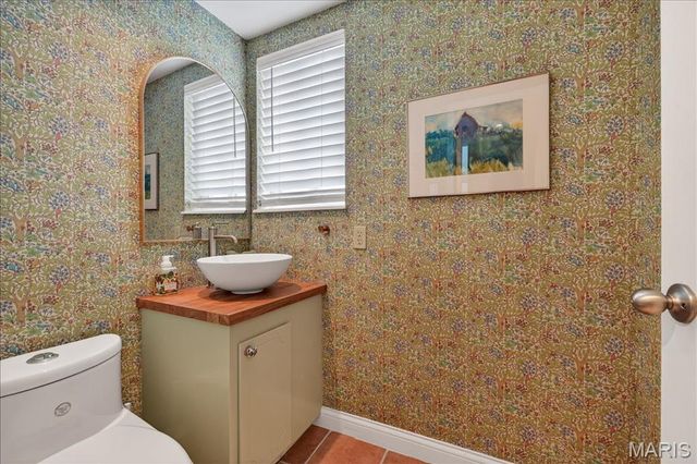 828 Carman Woods Drive, Manchester, MO 63021