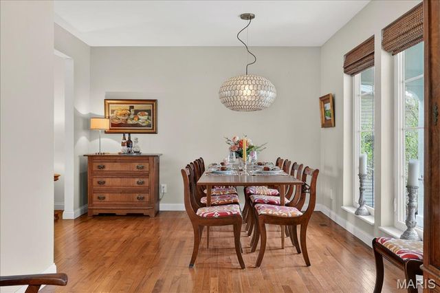 828 Carman Woods Drive, Manchester, MO 63021