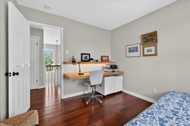 828 Carman Woods Drive, Manchester, MO 63021