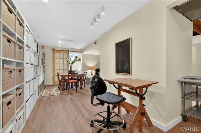 828 Carman Woods Drive, Manchester, MO 63021