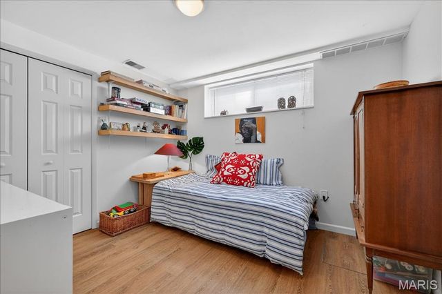 828 Carman Woods Drive, Manchester, MO 63021