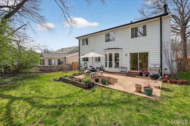 828 Carman Woods Drive, Manchester, MO 63021