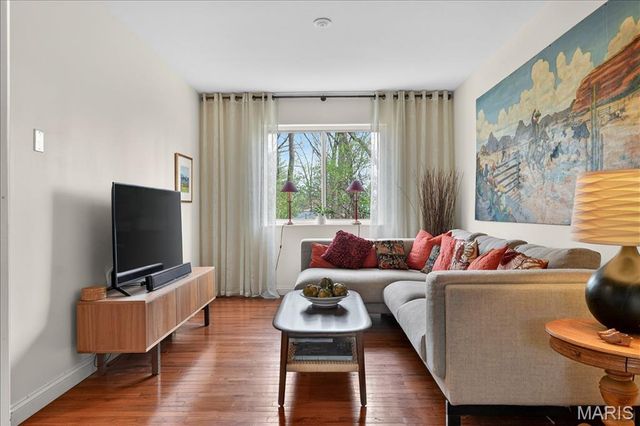 828 Carman Woods Drive, Manchester, MO 63021