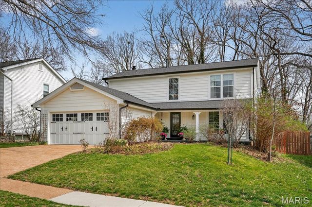 828 Carman Woods Drive, Manchester, MO 63021