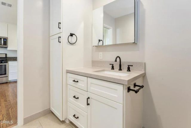 420 Violet Avenue C, Monrovia, CA 91016