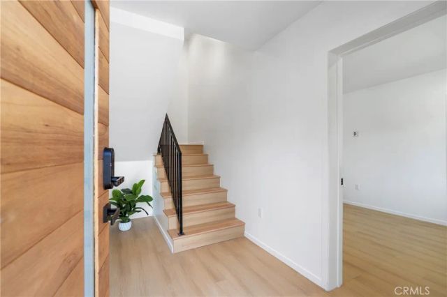 2517 Alsace Avenue, Los Angeles, CA 90016
