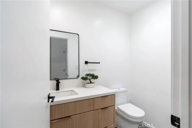 2517 Alsace Avenue, Los Angeles, CA 90016
