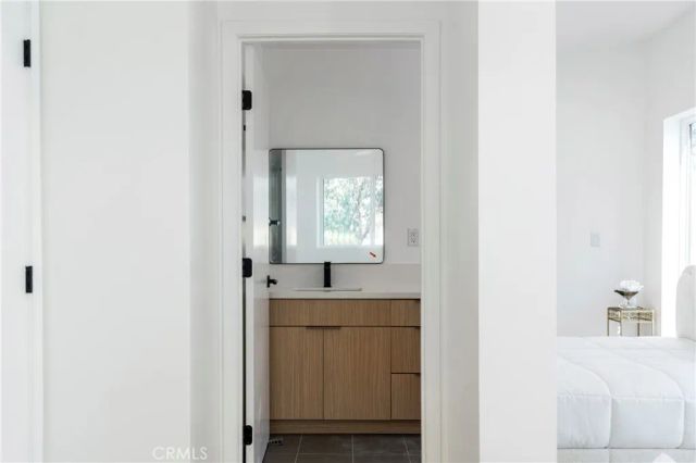 2517 Alsace Avenue, Los Angeles, CA 90016