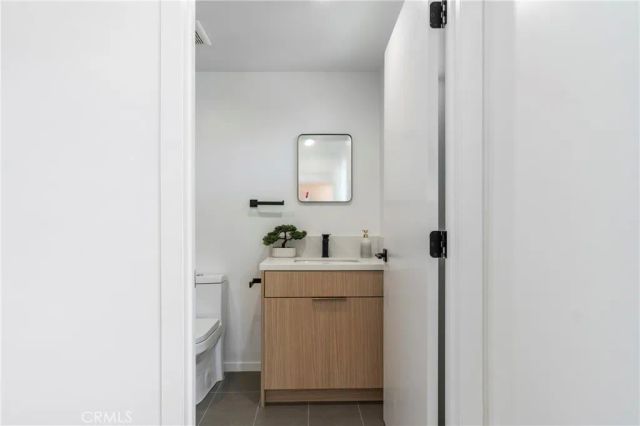 2517 Alsace Avenue, Los Angeles, CA 90016