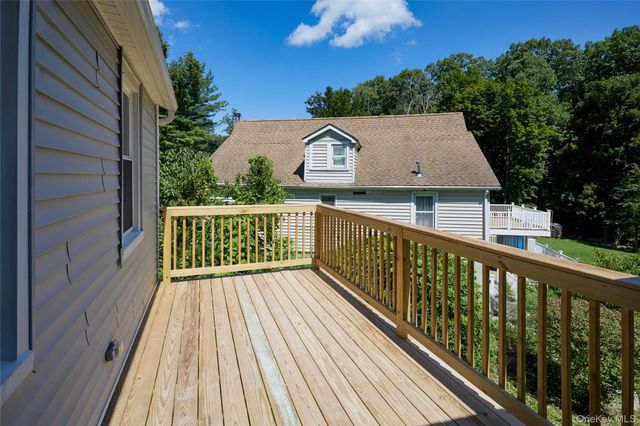 28 Brewster Drive, Carmel, NY 10512