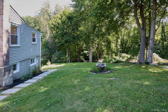 28 Brewster Drive, Carmel, NY 10512
