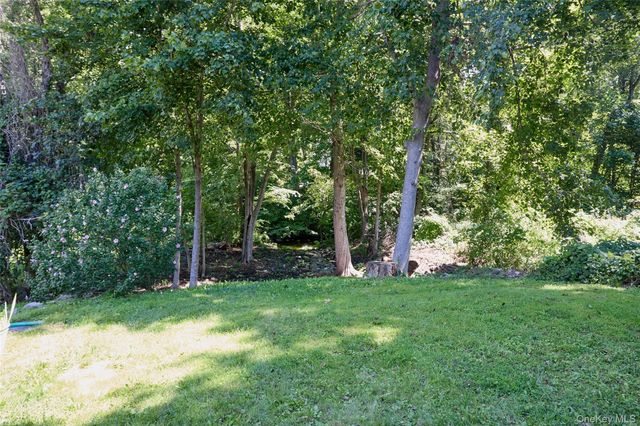 28 Brewster Drive, Carmel, NY 10512