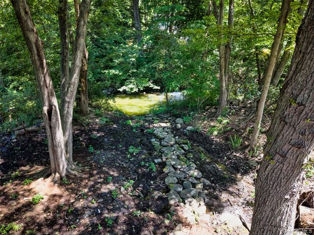 28 Brewster Drive, Carmel, NY 10512