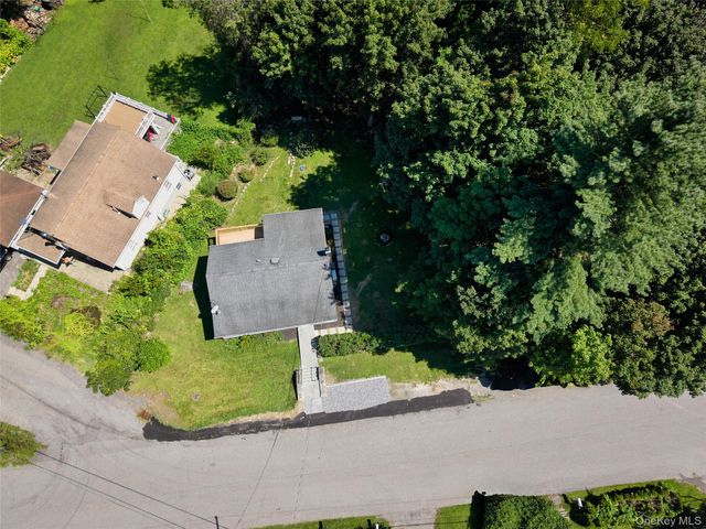 28 Brewster Drive, Carmel, NY 10512