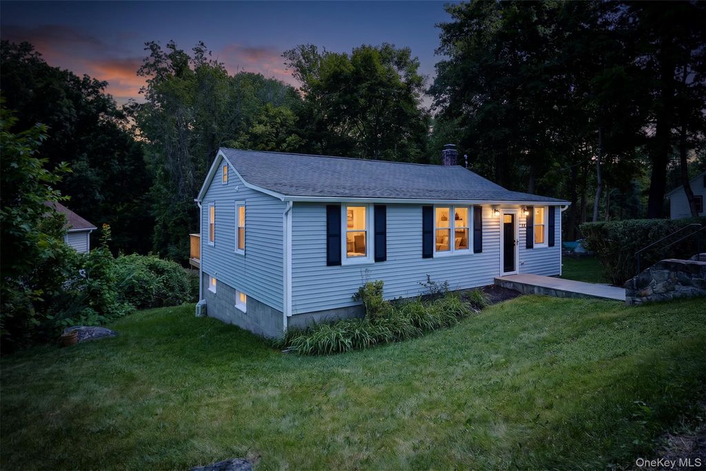 28 Brewster Drive, Carmel, NY 10512 — photo 3