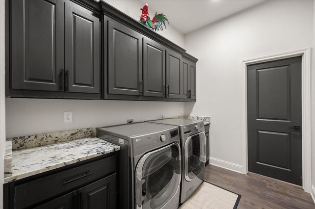 170 Grays Creek Circle, Ennis, TX 75119