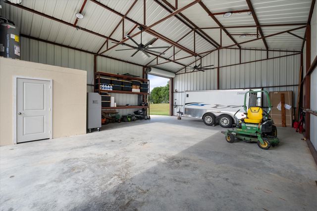 170 Grays Creek Circle, Ennis, TX 75119