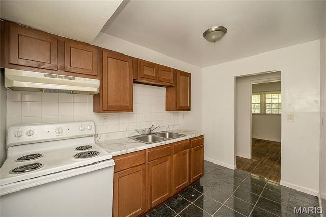 207 Midlothian Road, St Louis, MO 63137