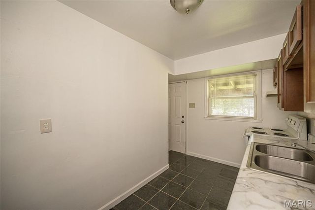 207 Midlothian Road, St Louis, MO 63137