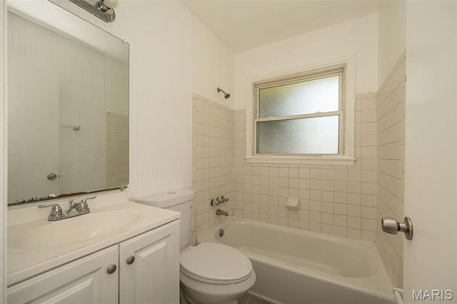 207 Midlothian Road, St Louis, MO 63137