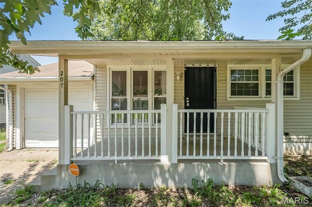 207 Midlothian Road, St Louis, MO 63137