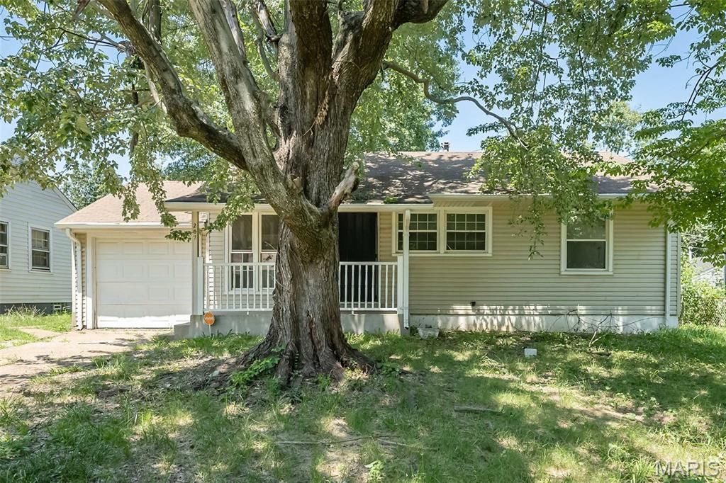 207 Midlothian Road, St Louis, MO 63137