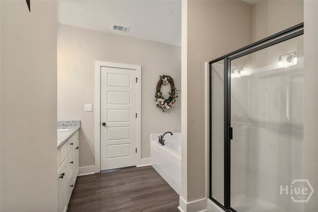 212 Live Oak Ln, Comer, GA 30629
