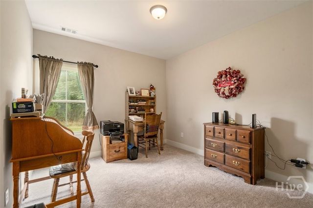 212 Live Oak Ln, Comer, GA 30629