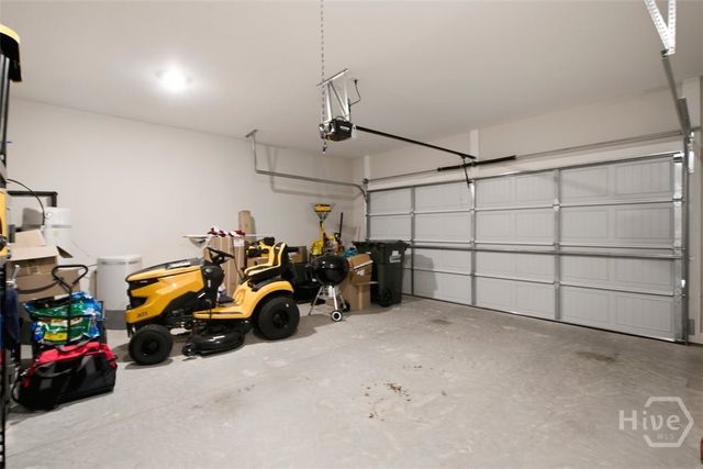 212 Live Oak Ln, Comer, GA 30629