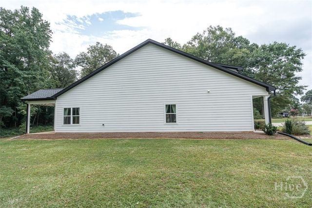 212 Live Oak Ln, Comer, GA 30629