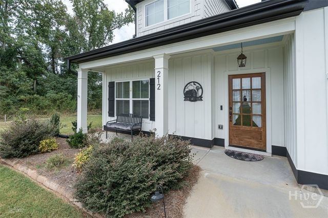 212 Live Oak Ln, Comer, GA 30629