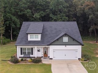 212 Live Oak Ln, Comer, GA 30629