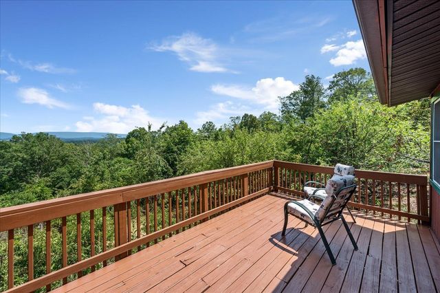 685 N MAPLE DR, Mt Jackson, VA 22842
