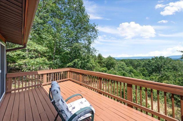 685 N MAPLE DR, Mt Jackson, VA 22842